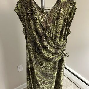 Green and paisley midi dress with side tie size 14 Jones Studio